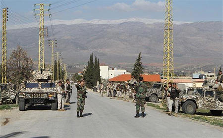 ejercito libanes a la entrada de arsal